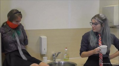 Поврзано порно