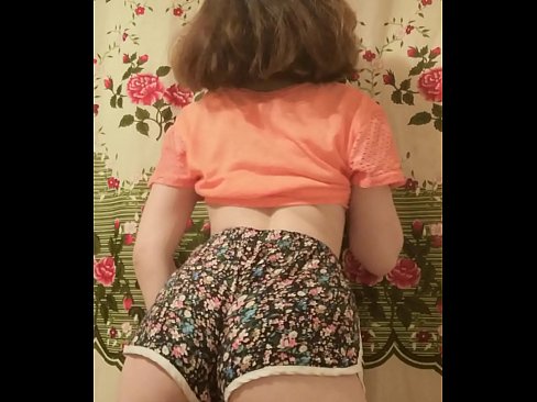 ❤️ Секси младо бебе кое ги соблекува шорцевите пред камера ❤ Анално видео кај нас ❤