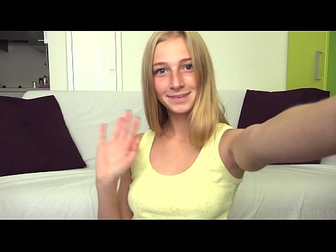 ❤️ Кога ми е досадно, мрзеливо мастурбирам со мојата розова пичка ❤ Анално видео кај нас ❤