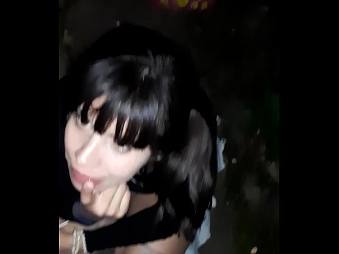 ❤️ На улица отечен пенис во замена за бонбони ❤ Анално видео кај нас ❤