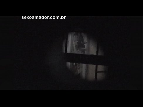 ❤️ Блонди е тајно снимена од воајер од соседството скриен зад шупливи тули ❤ Анално видео кај нас ❤